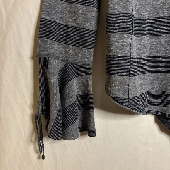 We the Free Gray Blue Striped Tie Flare Sleeve Knit Top Tunic Size Small Boho - Picture 3 of 15